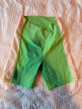Wilo The Label Crossover High-Rise Green & White Bike Shorts